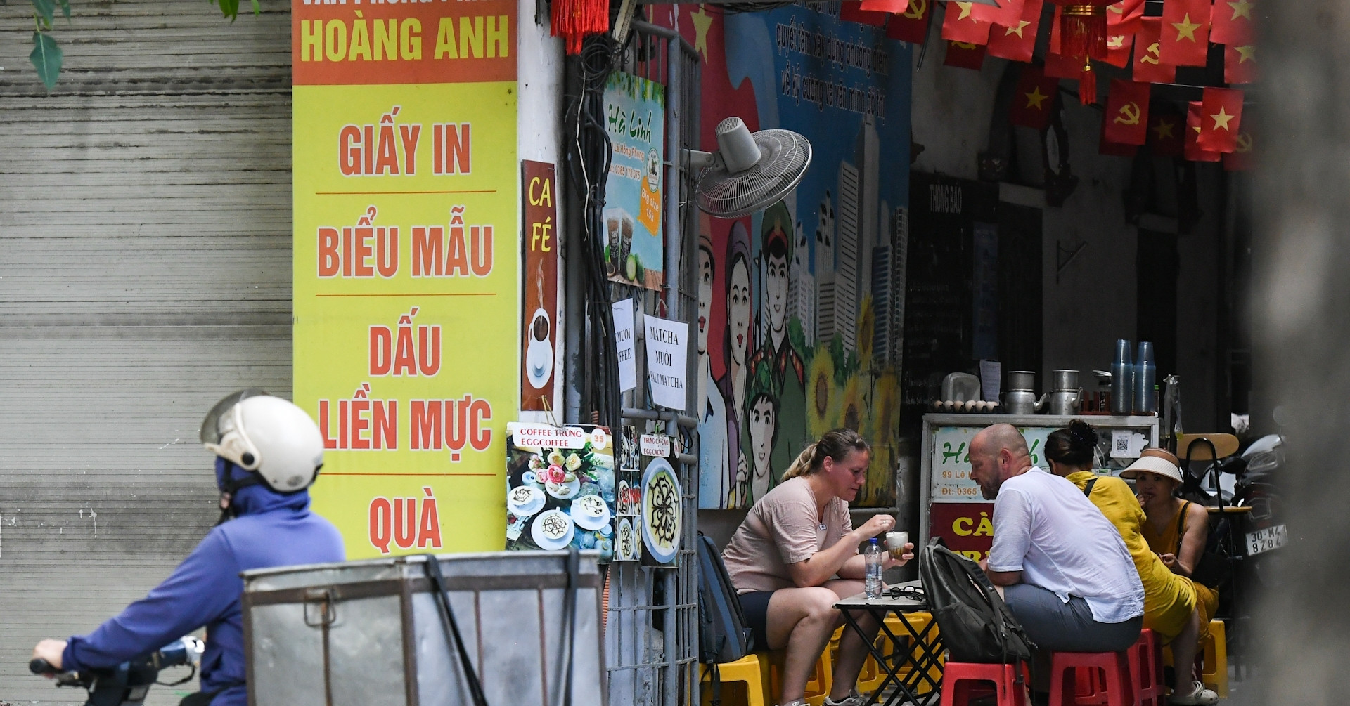 ha noi lan chiem long duong via he de ban hang bi de xuat phat toi 6 trieu dong 817