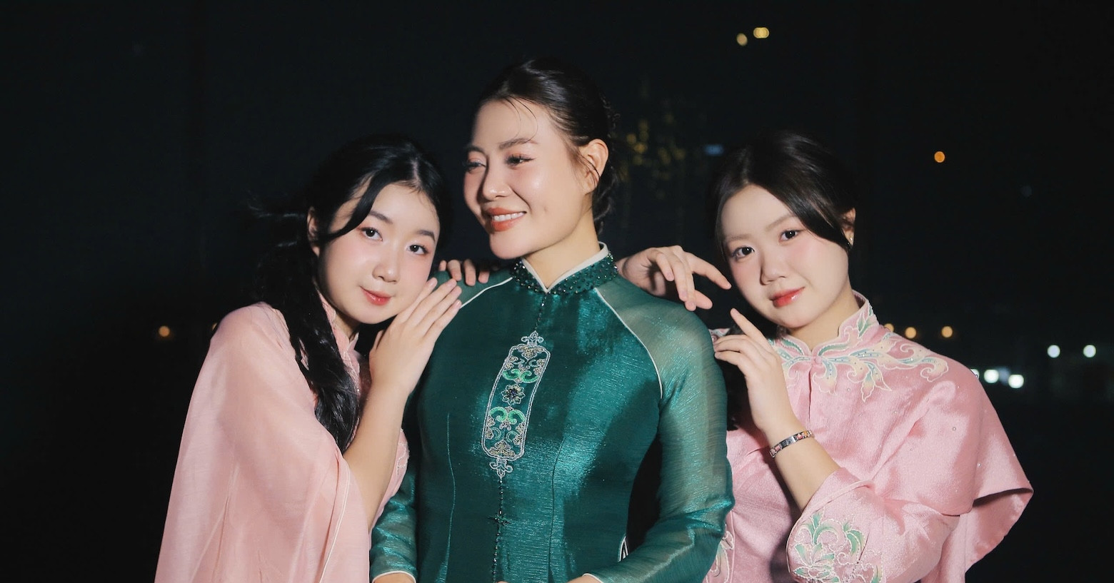 Hai Co Con Gai Xinh Dep Cao Lon Cua Dien Vien Thanh Huong 978