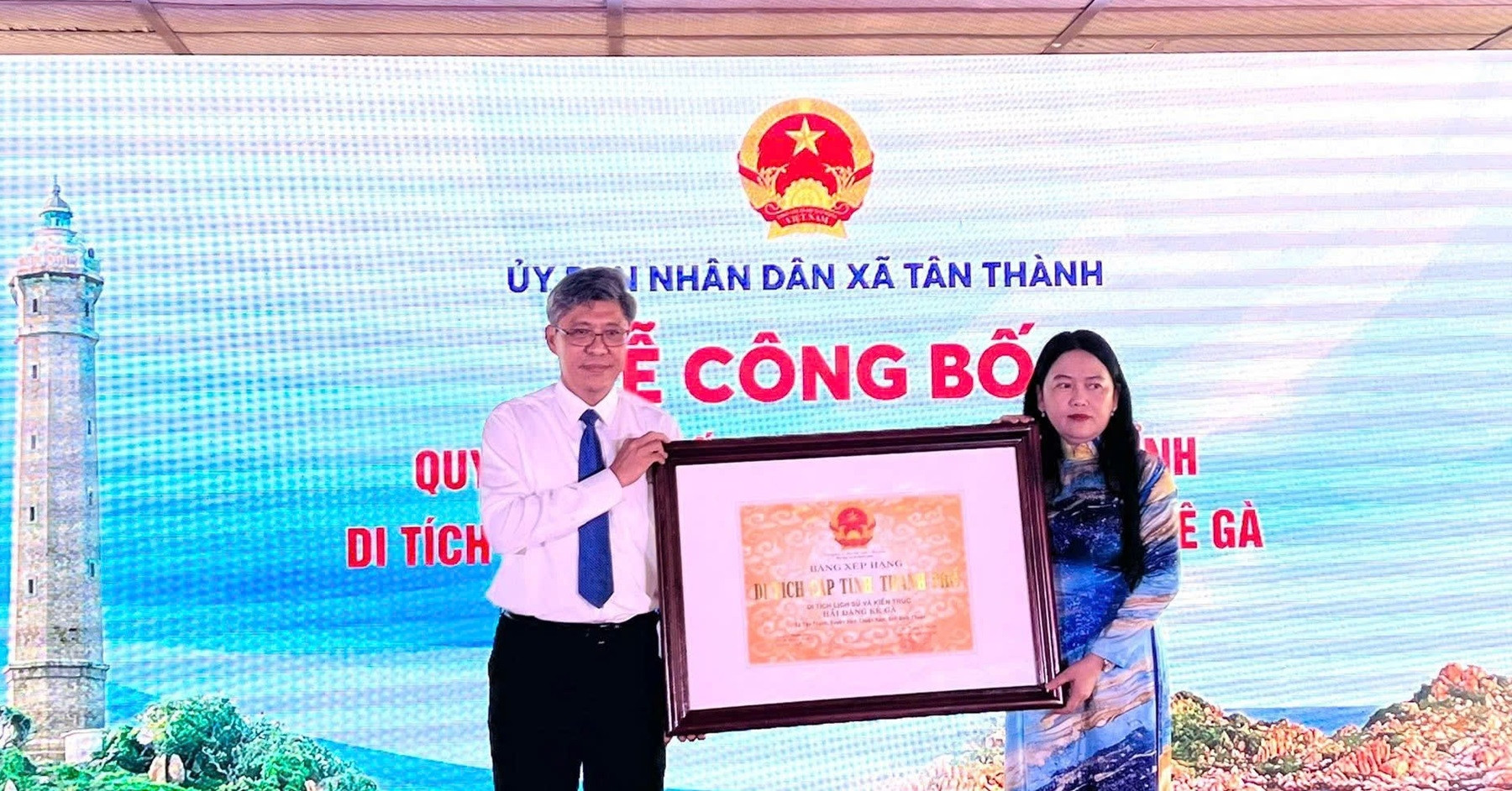 Hai Dang Ke Ga Hon 120 Nam Tuoi Duoc Xep Hang Di Tich Lich Su 2043