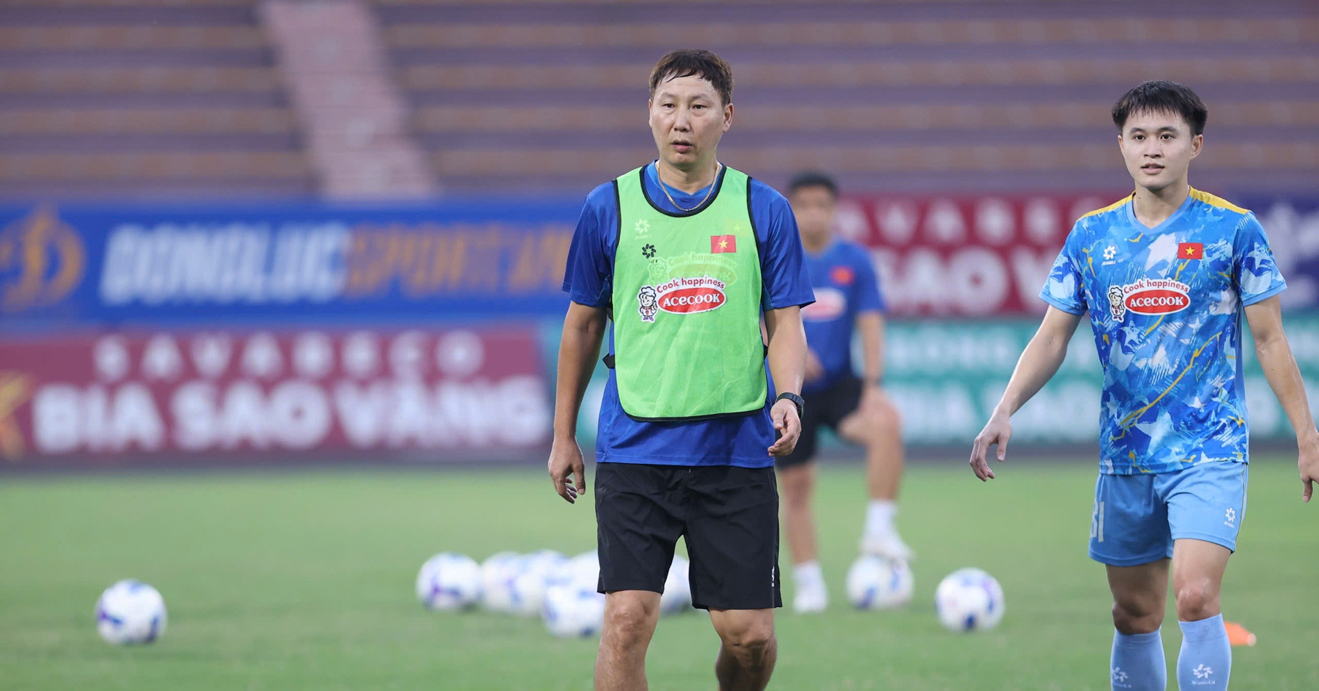 Hai Long Bao Tin Khong Vui Voi Hlv Kim Sang Sik 2825