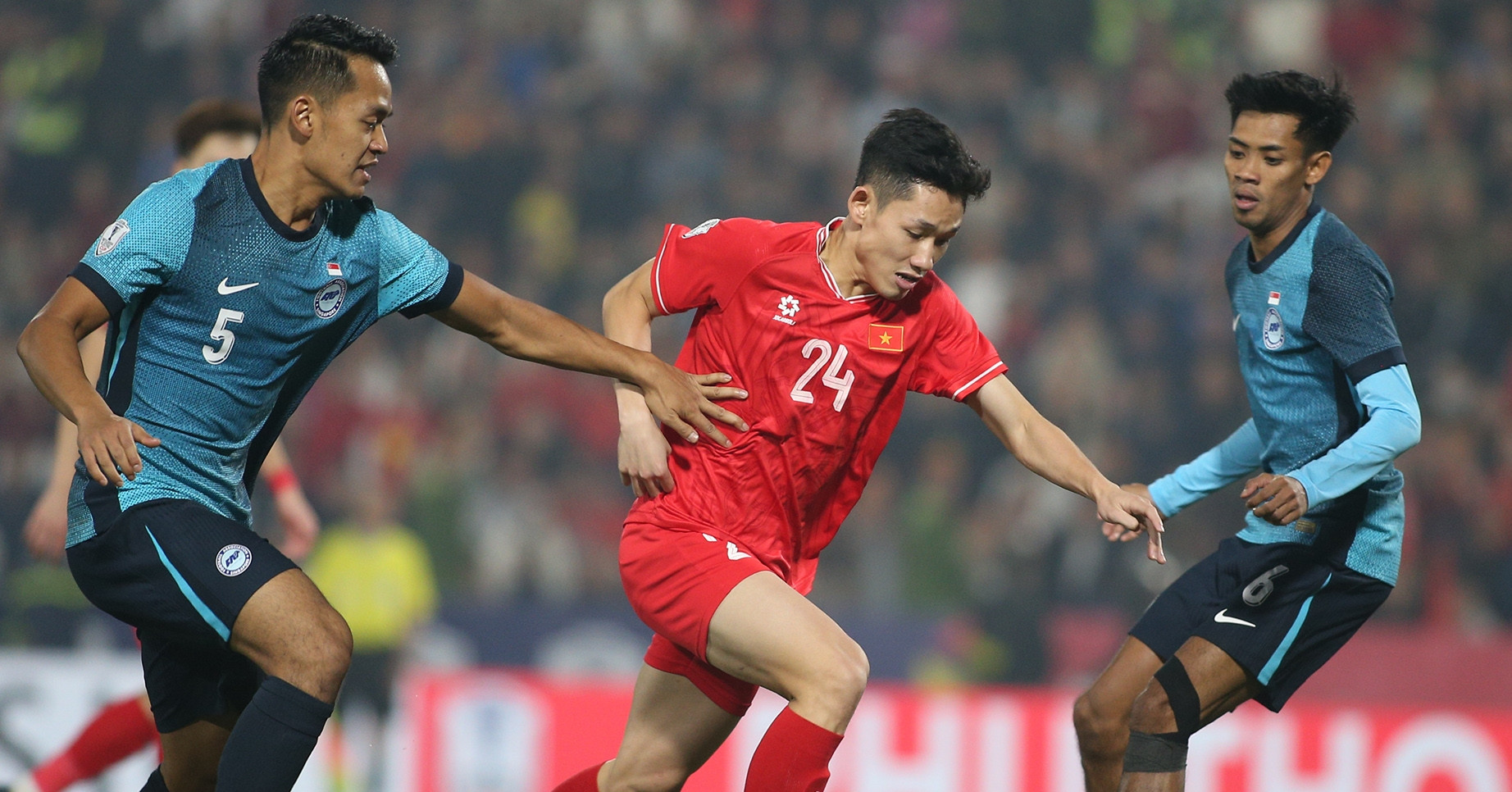 Hai Long Canh Bao Tuyen Viet Nam Tran Dau Lao 2708