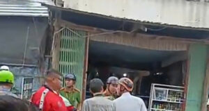 Hai Me Con Tu Vong Tai Nha Tren Nguoi Co Nhieu Vet Chem 873