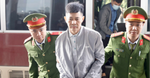 Hinh Anh Dan Giai Cuu Chu Tich Tap Doan Thuan An Nguyen Duy Hung Cung Cac Bi Cao Den Toa 620