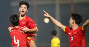 hlv cristiano roland chot danh sach u17 viet nam quyet dau indonesia 1928