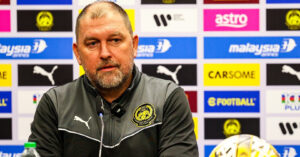 Hlv Malaysia Phu Nhan Bo Cua Chay Lay Nguoi Tuyen Bo Thang Nepal 807