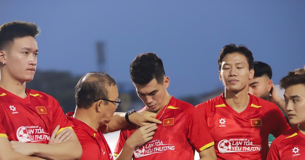 Hlv Park Hang Seo Tai Ngo Tro Cu O Tran Cau Lan Toa Yeu Thuong 2025 434