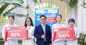 hoc sinh nhieu tinh thanh nhan hoc bong som tu truong dai hoc uef 1530