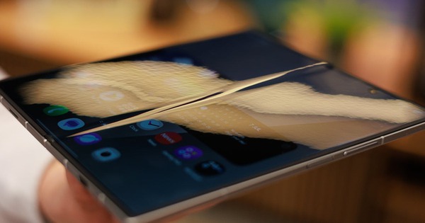 Ipad Mini Like Wider Galaxy Z Fo 1765608931925884967097 47 0 675 1200 Crop 1765608958760134523516.Jp