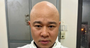 Khoi To Doi Tuong Cam Dao Duoi Cong An Khi Bi Kiem Tra Ma Tuy 2552