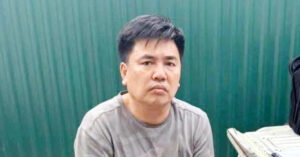 Khoi To Doi Tuong Day Dai Uy Canh Sat Vao Dau Xe Tai O Ha Noi 995