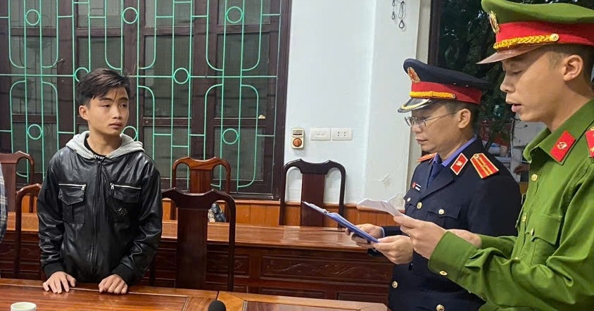 Khoi To Nam Sinh Lop 11 Danh Hoc Sinh Lop 9 Tu Vong 3102