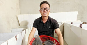 Ky Su Co Khi Bo Viec Luong Cao Ve Que Nuoi Con Dac San Thu Bon Tien 115