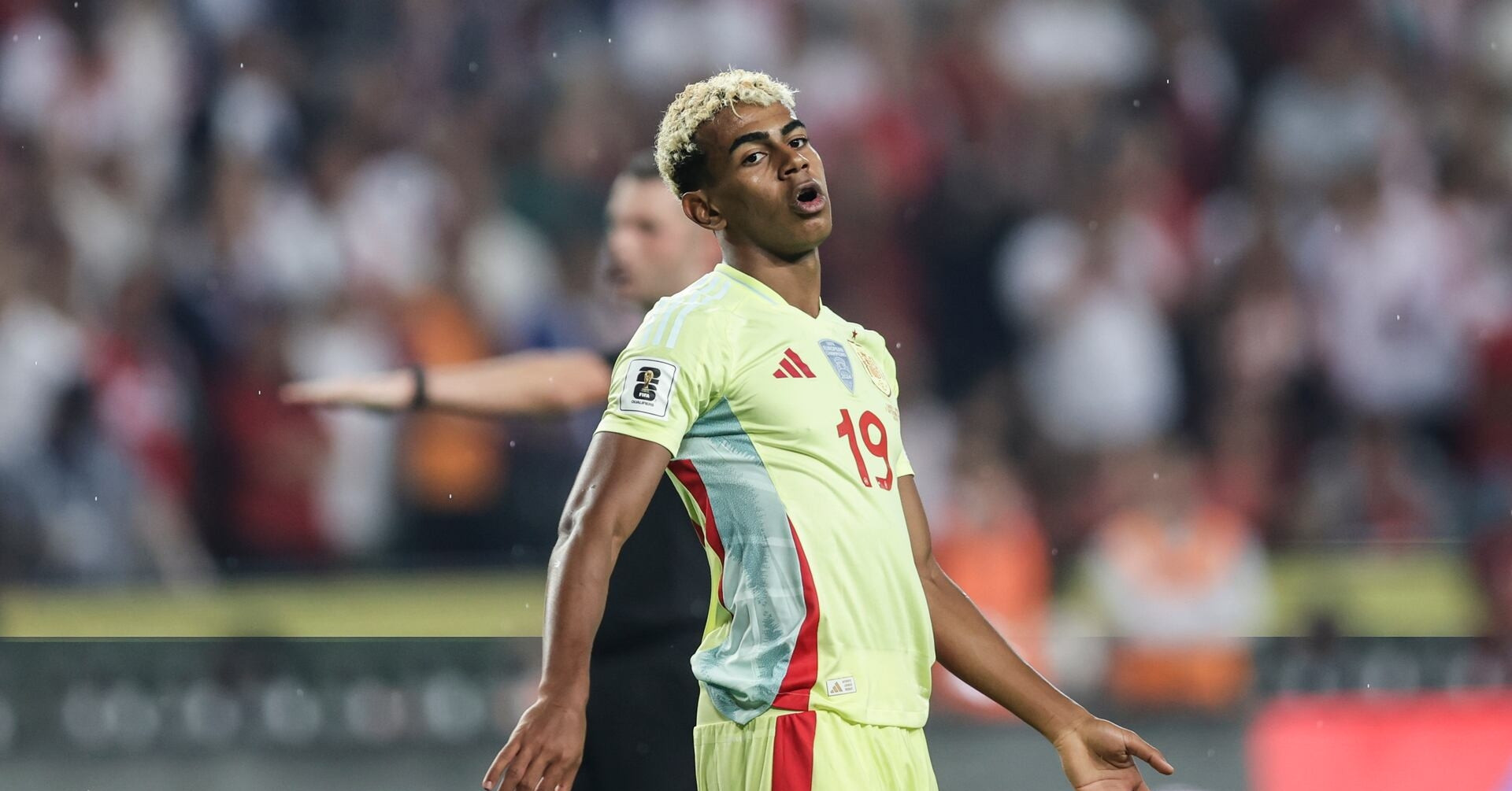 Lamine Yamal Roi Tuyen Tay Ban Nha Barca Bi To Cao Doi Tra 726