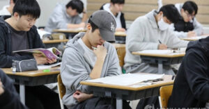 Lanh Dao Co Quan Ra De Thi Dai Hoc Tu Chuc Vi De Tieng Anh Qua Kho 3716