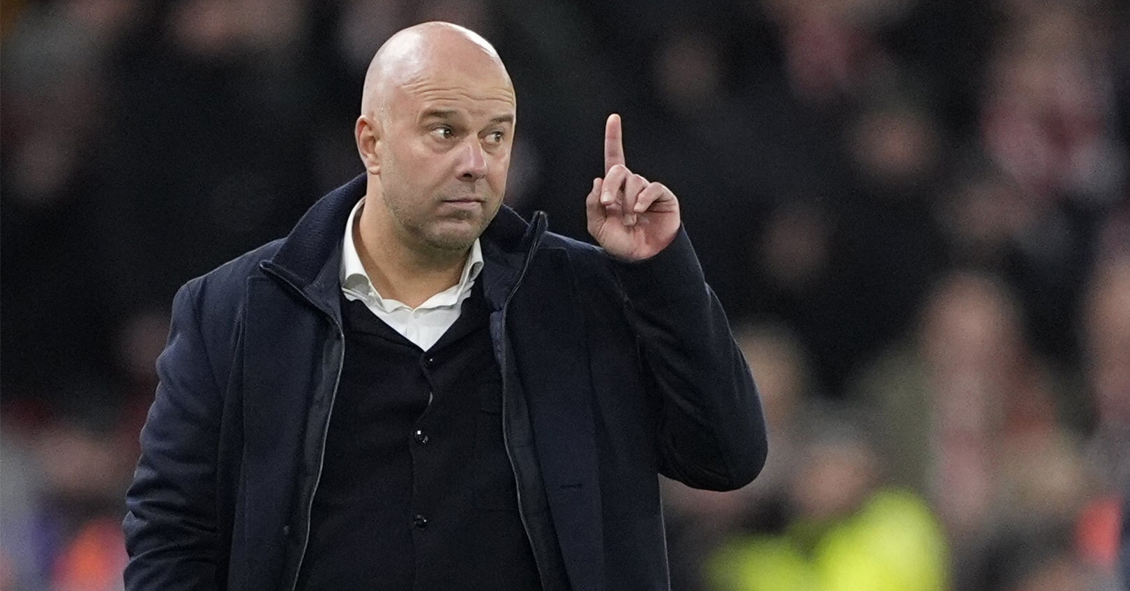 Liverpool Mat Bon Tien Neu Sa Thai Hlv Arne Slot 1693