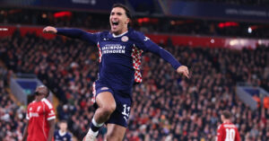 Liverpool Thua Be Bang Psv Ngay Tren San Nha 161