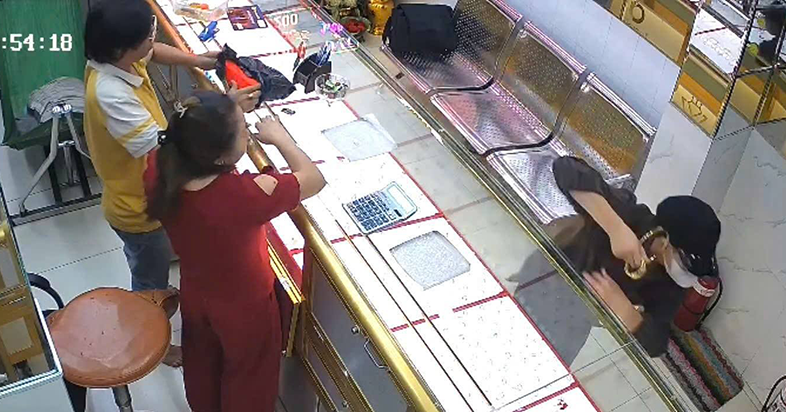 Loi Khai Cua Ke Cuop Tiem Vang Lieu Linh Doa Tu Sat Khi Bi Truy Bat 2591