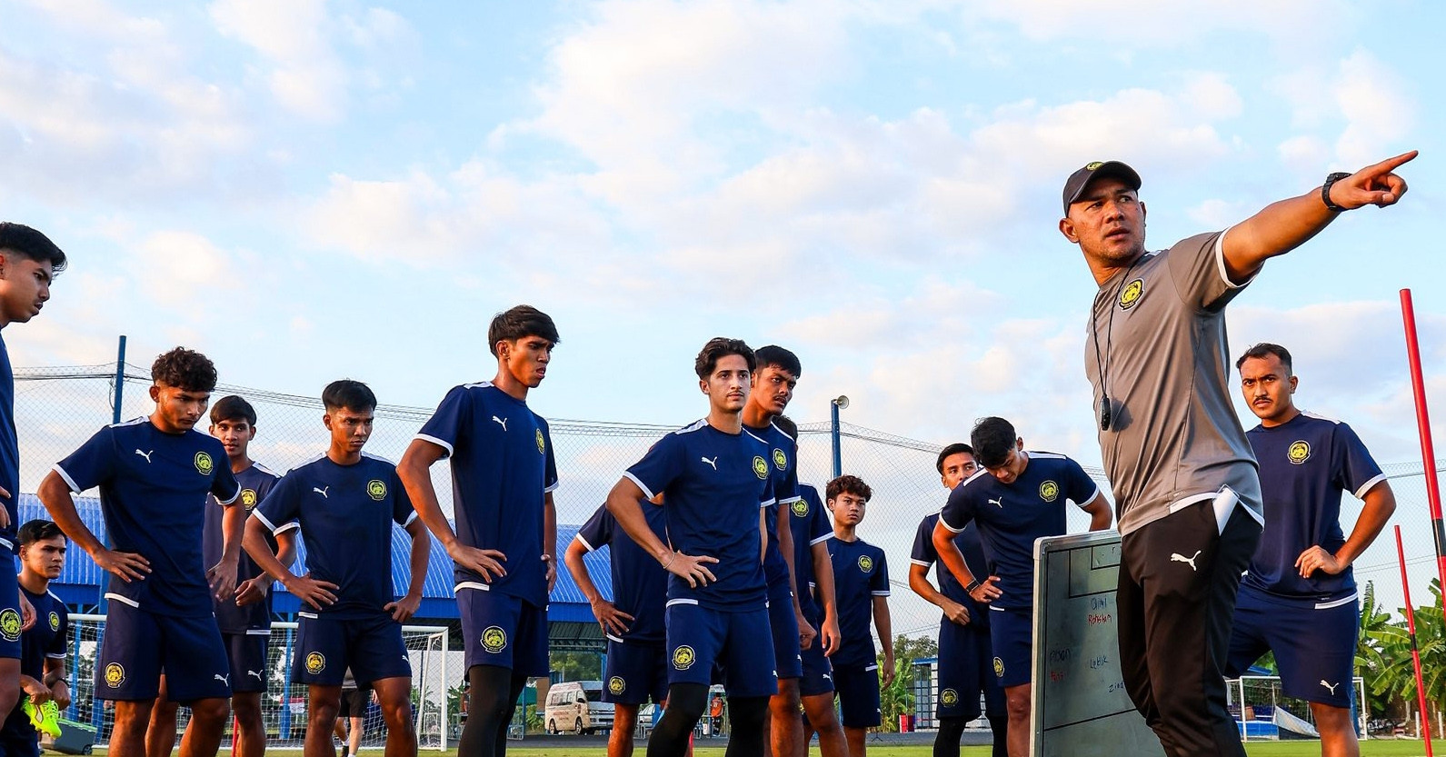 Malaysia Co Vien Binh Mac Ao Khong So Giau Bai Dau U22 Viet Nam 789