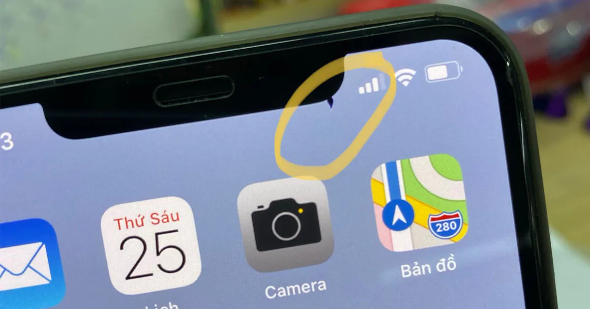 Man Hinh Iphone Bi Cham Den
