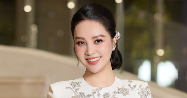 Mc Thuy Van Vtv Thon Gon Rang Ro Tai Xuat Sau 3 Thang Sinh Con 473