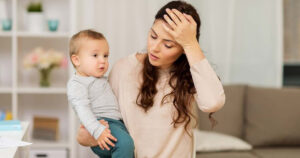 Me Chong Gian Nguoc Vi Khong Chu Cap Cho Em Chong Toi Be Tac Giua Noi Lo Tien Bac Va Cai Tet Khong B