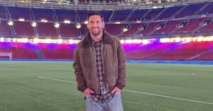 Messi Tro Lai Camp Nou Va Nhac Dieu Chu Tich Laporta Con No 3548