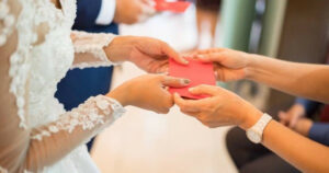 Mung Cuoi 5 Trieu Dong Bi Mang La Te Bac Toi Am Anh Mai 1 Chi Vang Ban Tang Nam Xua 3516B7C61F0E43A9