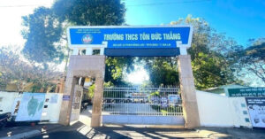 Muon Bai Kiem Tra Khong Tra Nu Sinh Bi 2 Ban Cung Lop Danh Toi Tap 694