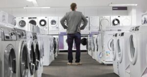 Nen Mua May Giat Hang Nao