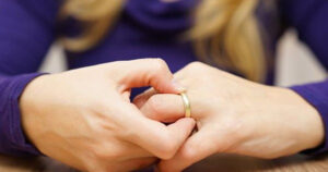 Nghe Loi Me Chon Nguoi Xung Dang Toi Cay Dang Minh Da Lay Ai The Nay 35Ecf48Da8D94E55Befce7Cbcafb774