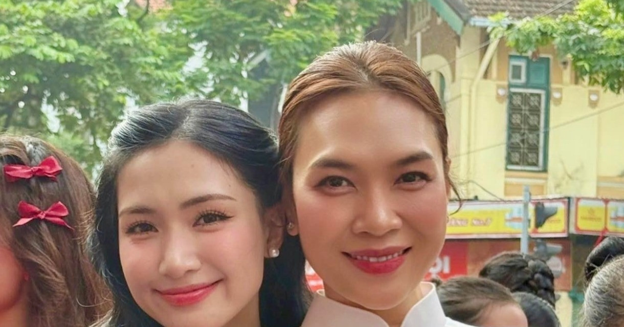 Nghia Cu Dep Cua My Tam Va Hoa Minzy Mc Minh Trang Thoi Su 19H Canh Bao 2571