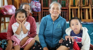 Nguoi Dan Chay Bao So 13 Kalmaegi Mong Qua Dem Nay Nha Cua Con La Mung Roi 1756