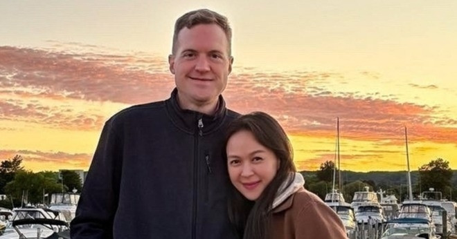 Nguoi Mau Ngoc Nga Song Nhu Ba Hoang Ben Chong Tay Kem Tuoi Con Trai Lon Cao 2M 4819