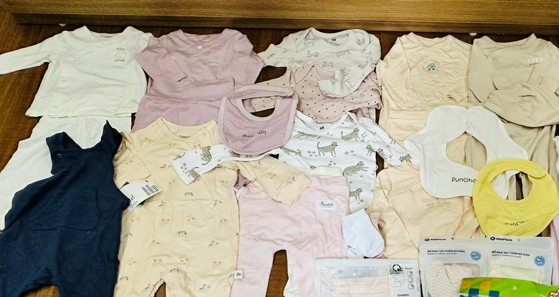 Nguoi Phu Nu Cach Mat Ban Vi Lam Tu Thien Chi Nhan Tien Khong Nhan Hien Vat Aedc2316A4B340C5B740A9B7