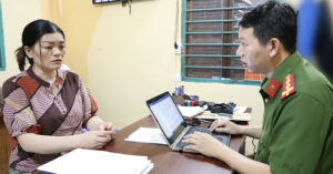 Nguoi Phu Nu Trinh Bao Mat 10 Cay Vang Bat Ngo Voi Danh Tinh Nghi Pham 1334