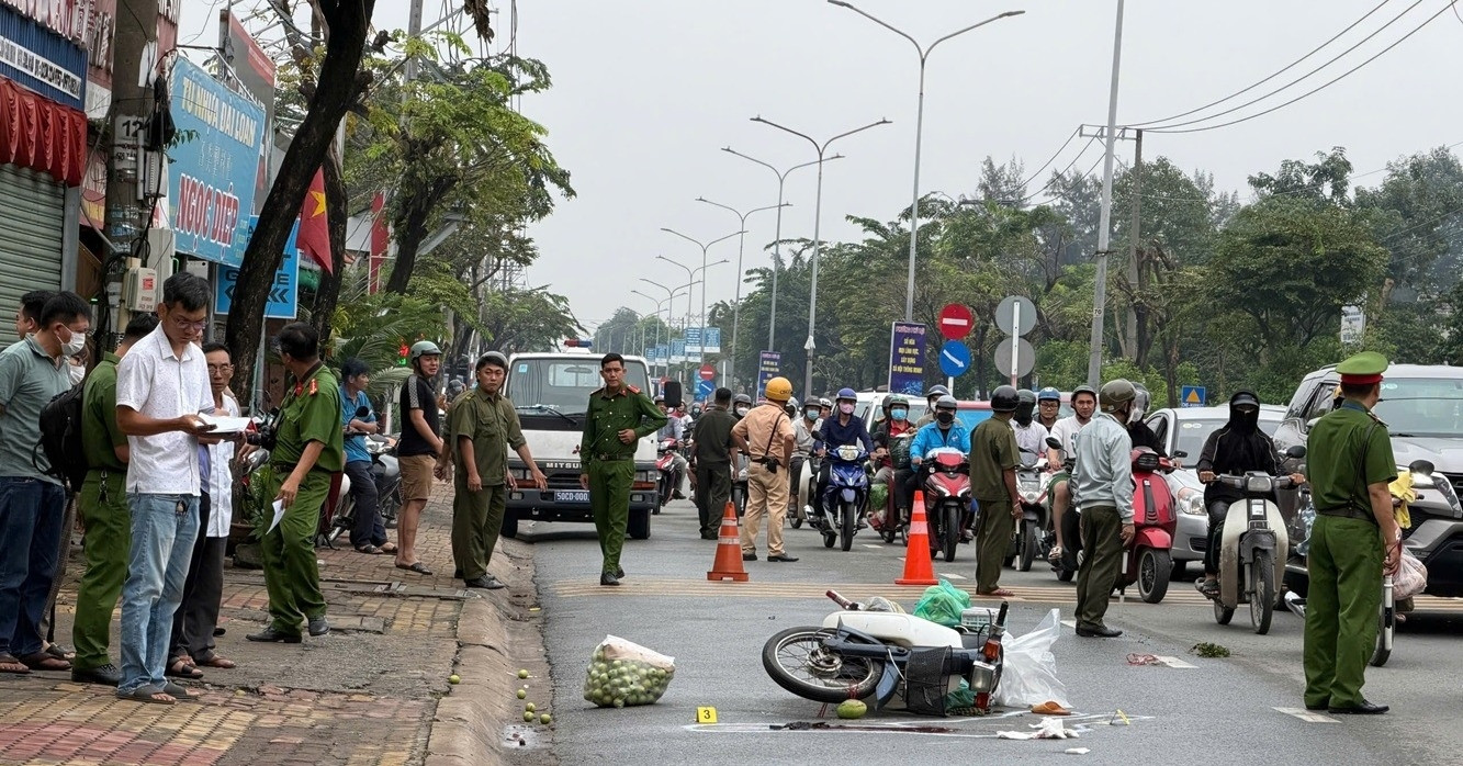 Nguoi Phu Nu Tu Vong Bat Thuong Canh Xe May O Tphcm 1693