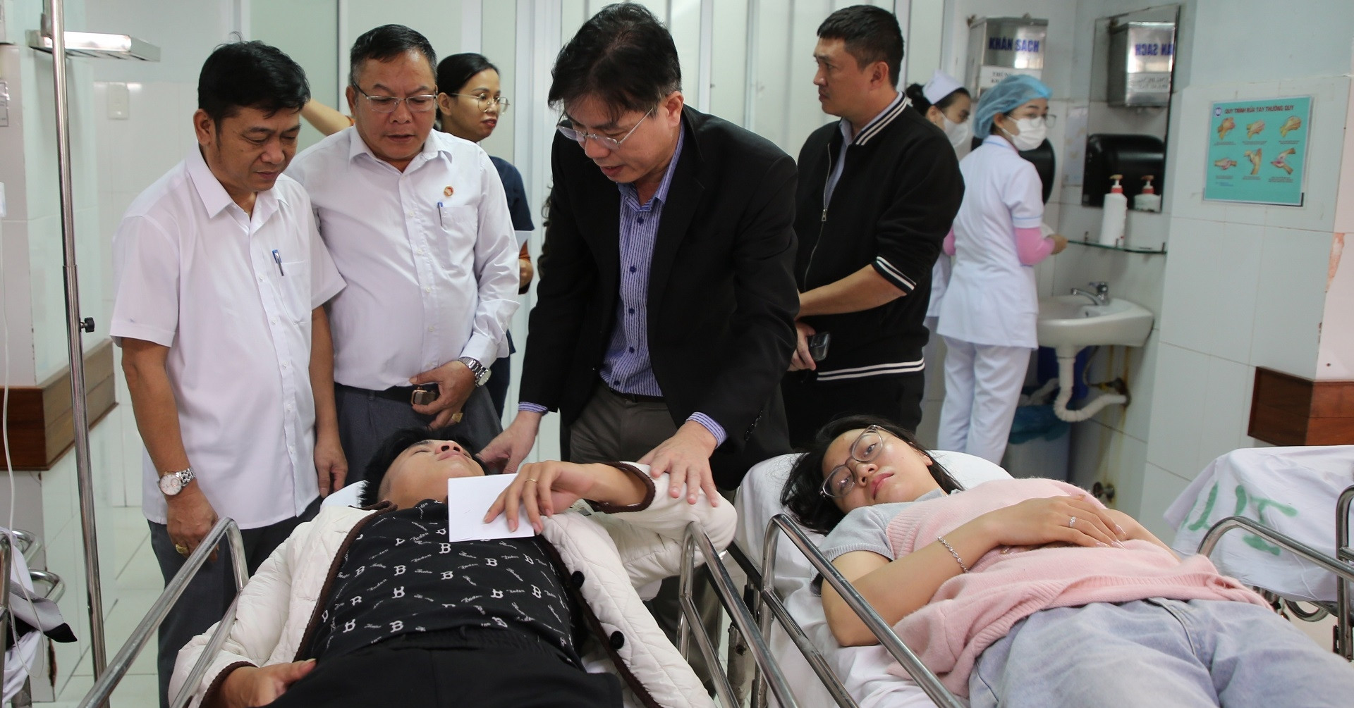 Nguoi Thoat Chet Ke Giay Phut Xe Gia Dinh Di Dam Cuoi Gap Nan Tren Cao Toc 1091