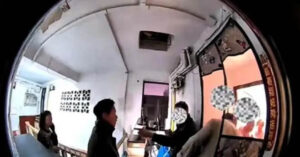 Nhac Hang Xom Khong Do Rac Bua Bai Co Gai Bi Nhom Nguoi Danh Da Man 613