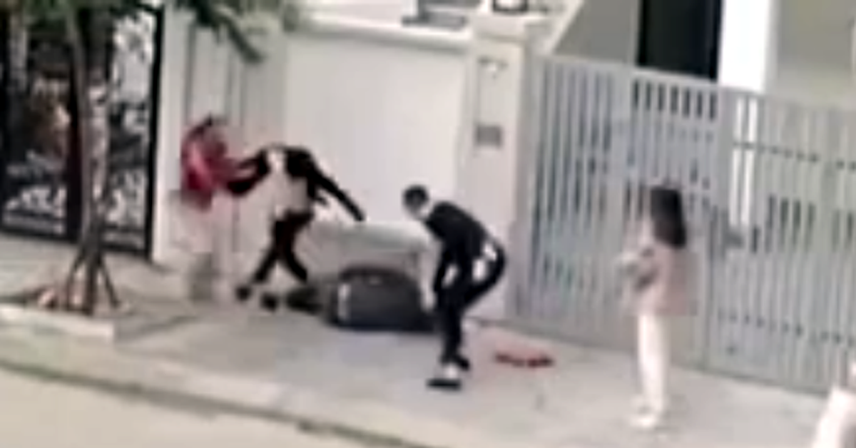 Nhan Chung Ke Lai Dien Bien Vu Nguoi Dan Ong Bi Hai Thanh Nien Danh Da Man O Ha Noi 2249