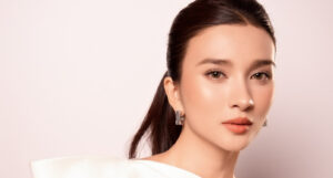 Nhan sắc NSƯT vừa lọt đề cử top 100 gương mặt đẹp nhất thế giới 1 nhan sac nsut vua lot de cu top 100 guong mat dep nhat the gioi 2938