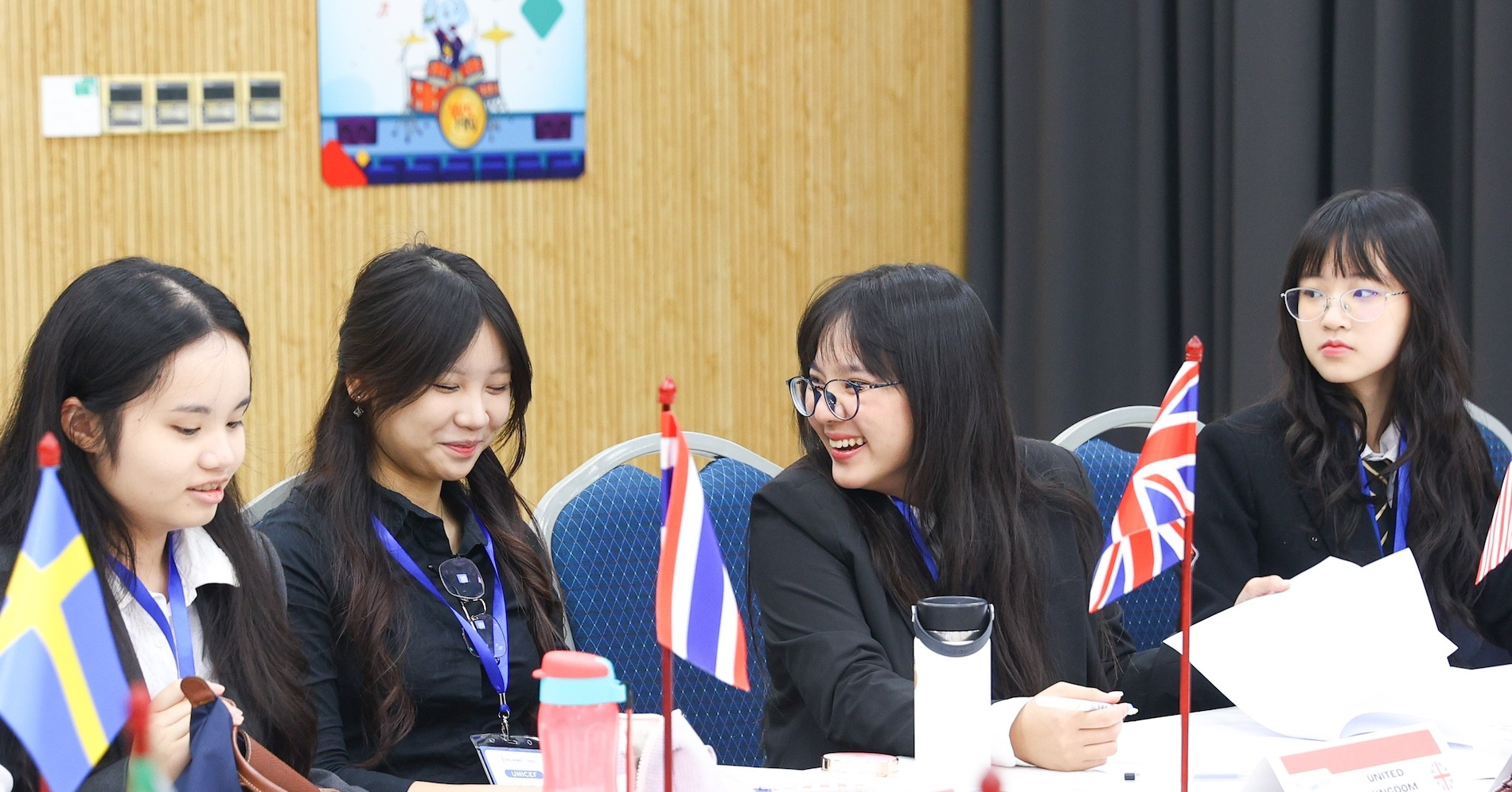 Nhieu Hoc Sinh Sinh Vien Rat Gioi Va Thong Minh Nhung Van Bi Lua Dao Tren Mang 2247