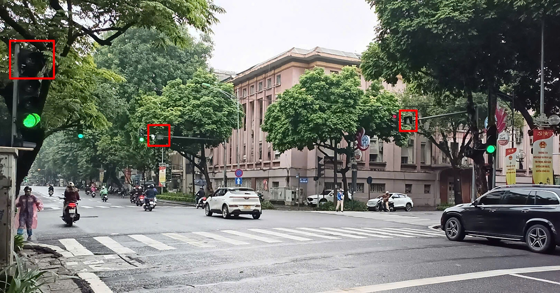 Nhieu Tru Den Tin Hieu O Ha Noi Bong Mat Den Dem Giay Tai Xe Lung Tung 689