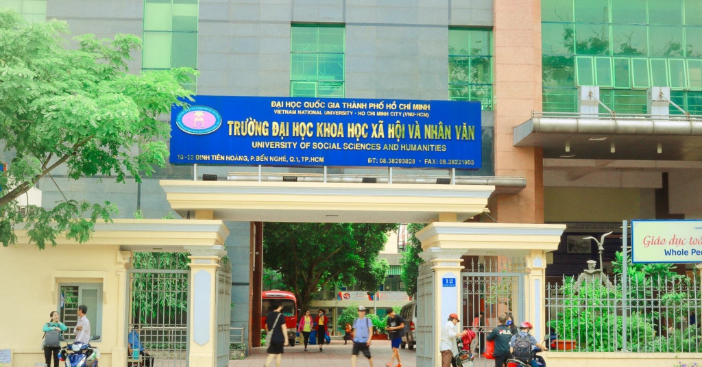 nhung truong dai hoc lau doi giua dat vang trung tam tphcm 1161