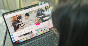 Nop Hang Tram Trieu Nhieu Sinh Vien Suy Sup Vi Bang Khong Duoc Bo Gd Dt Cong Nhan 1003