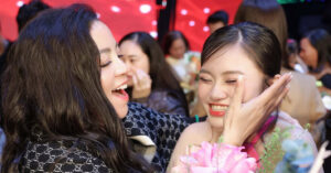 Nsut To Nga Ngo Ngang Vi Hoc Tro 16 Tuoi 1618