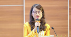 nu giam doc dau tien cua dai hoc quy mo lon nhat nuoc ung cu dai bieu quoc hoi 430