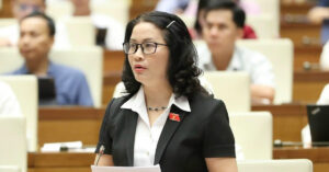nu giao su lap 3 ky luc tre nhat 3 khoa lien tiep trung cu dai bieu quoc hoi 631