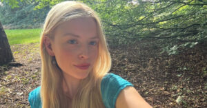 Nu Tien Si Xinh Dep 27 Tuoi Dang Anh Nhan Bang Bat Ngo Nhan Binh Luan Khiem Nha 3633