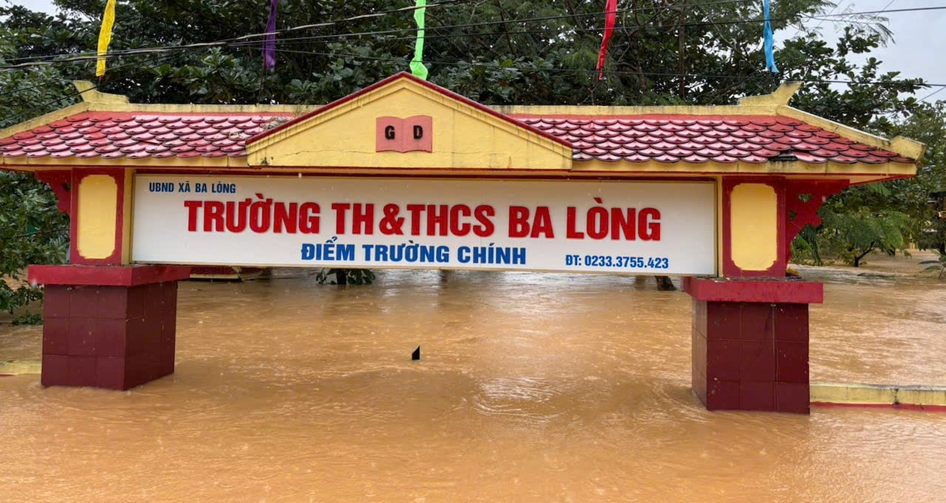 Nuoc Len Qua Nhanh Chung Toi Chi Kip Chay De Giu Tinh Mang 1874
