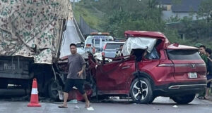 O To 7 Cho Dam Duoi Xe Tai Tren Cao Toc Tai Xe Tu Vong Tai Cho 1631